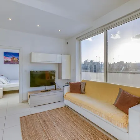 Apartment A Lovely 1br Penthouse With Private Terrace & Wifi By 360 Estates