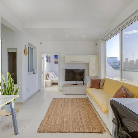 A Lovely 1br Penthouse With Private Terrace & Wifi By 360 Estates *