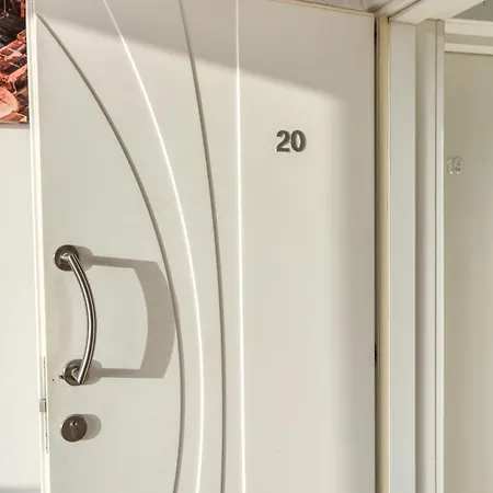 A Lovely 1br Penthouse With Private Terrace & Wifi By 360 Estates Apartment *
