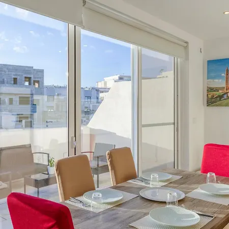 Apartment A Lovely 1br Penthouse With Private Terrace & Wifi By 360 Estates Gzira