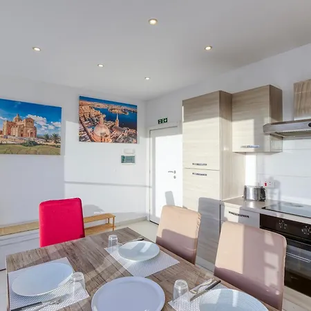 A Lovely 1br Penthouse With Private Terrace & Wifi By 360 Estates Apartment Gzira
