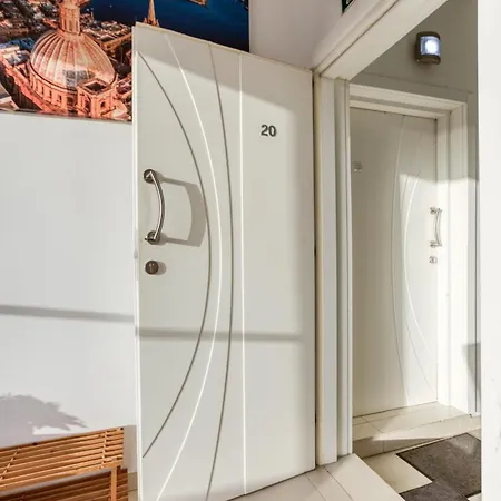 Apartment A Lovely 1br Penthouse With Private Terrace & Wifi By 360 Estates