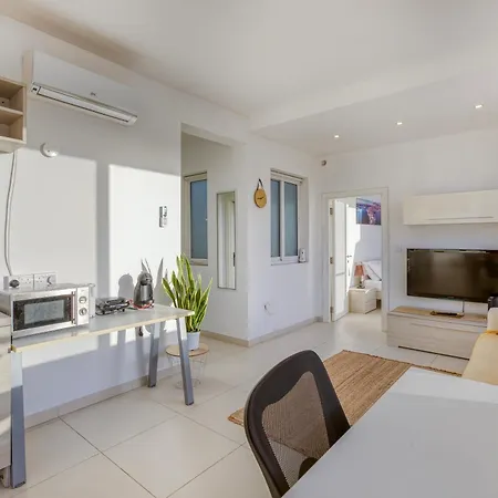 A Lovely 1br Penthouse With Private Terrace & Wifi By 360 Estates Appartement Gzira